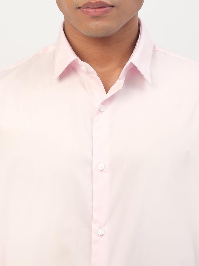 Men Solid Casual Shirt image number 3