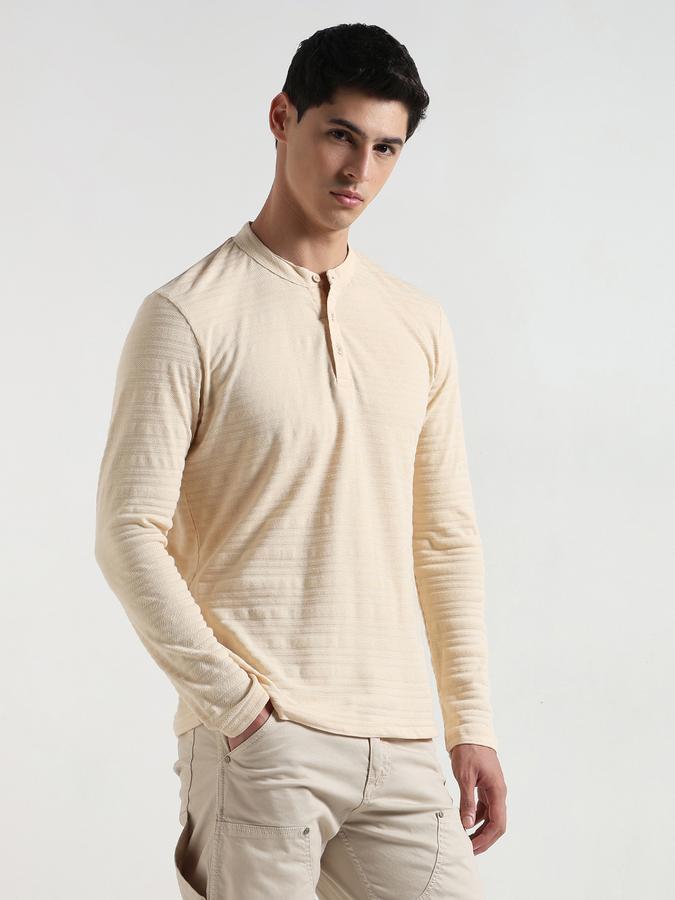 Men Regular Fit Henley T-Shirt image number 3