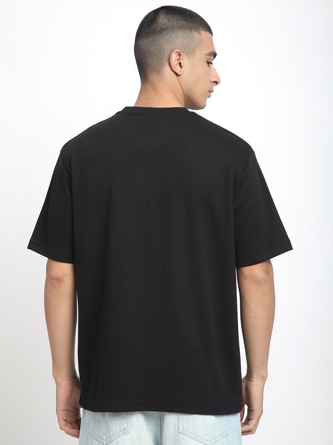 Solid Men Round Neck T-Shirt image number 2