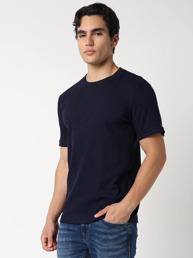 Self Design Men Round Neck T-Shirt  image number 2