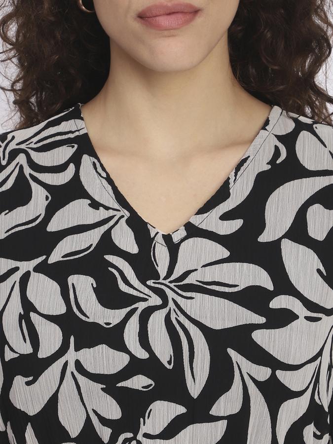 R&B Women Maxi Below Knee length Dress image number 3