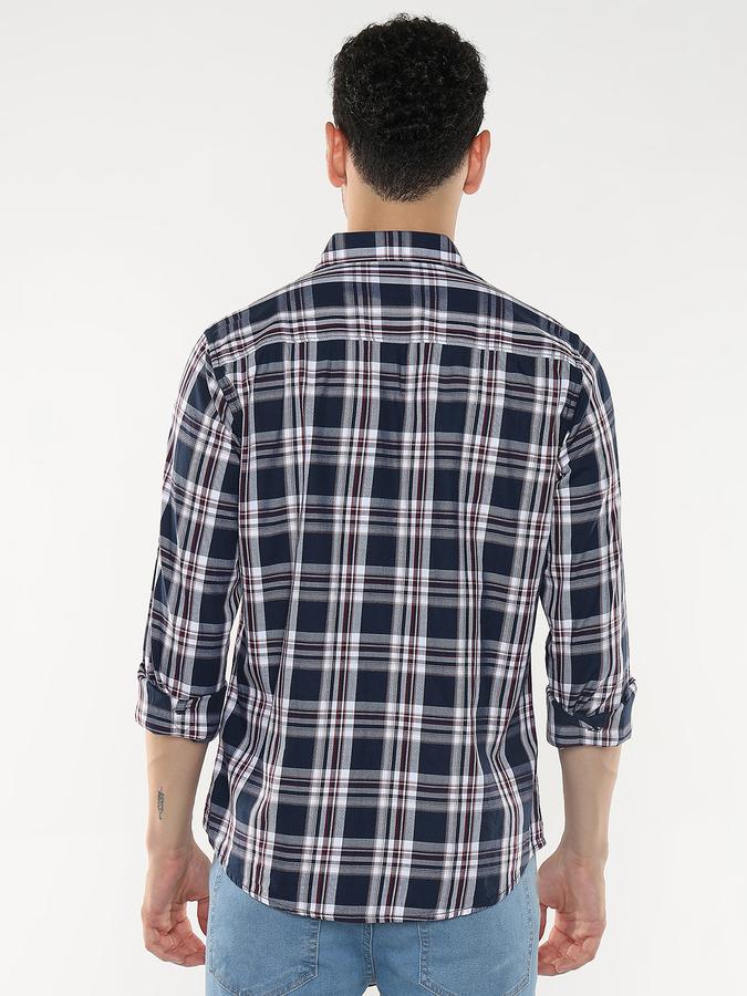 Men Checkered Casual Shirt image number 3