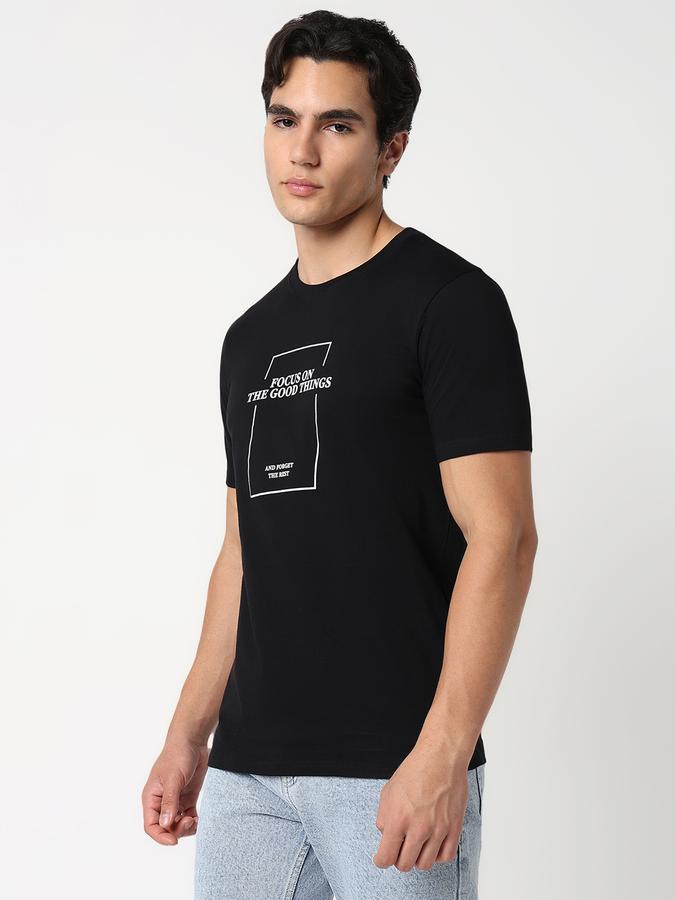 Solid Men Round Neck T-Shirt  image number 2