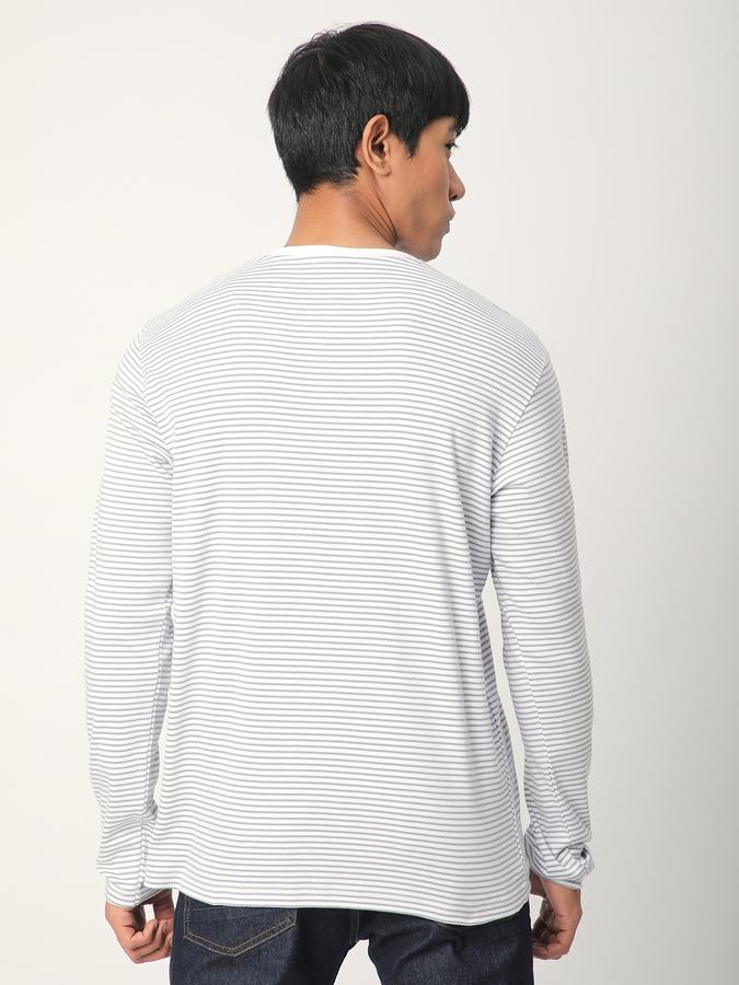 Striped Men Round Neck T-Shirt image number 2