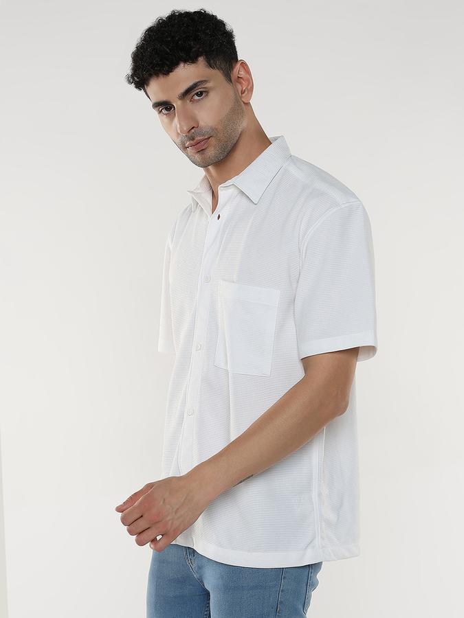 Men Solid Casual Shirt image number 2