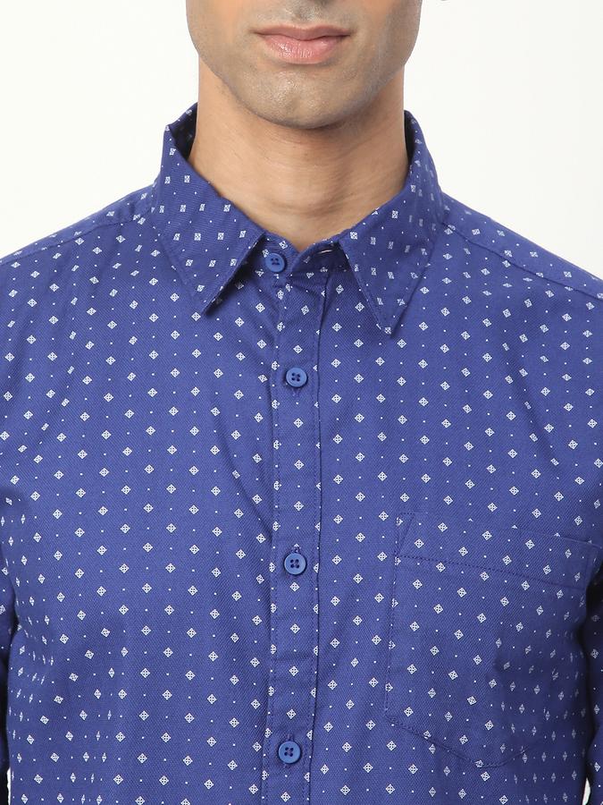 Men Printed Casual Shirt image number 3