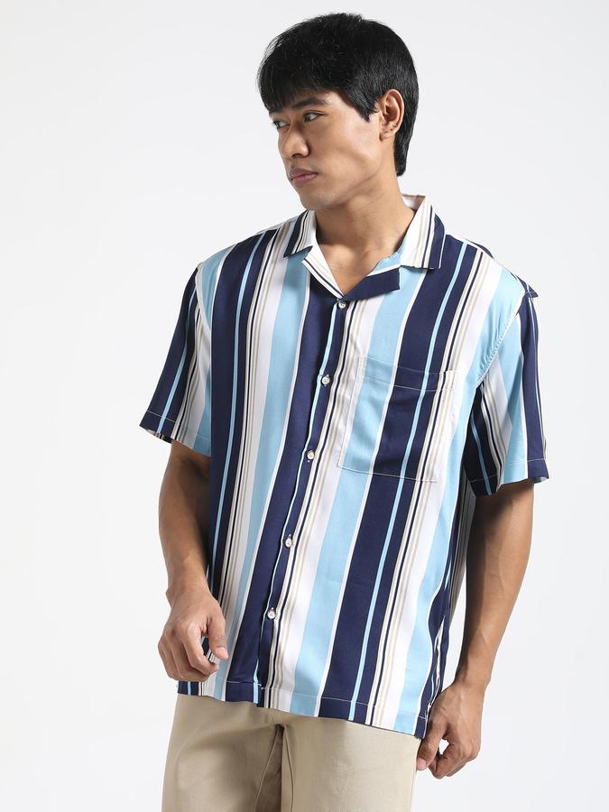 Men Stripes Cut Away Collar Casual Shirts image number 2