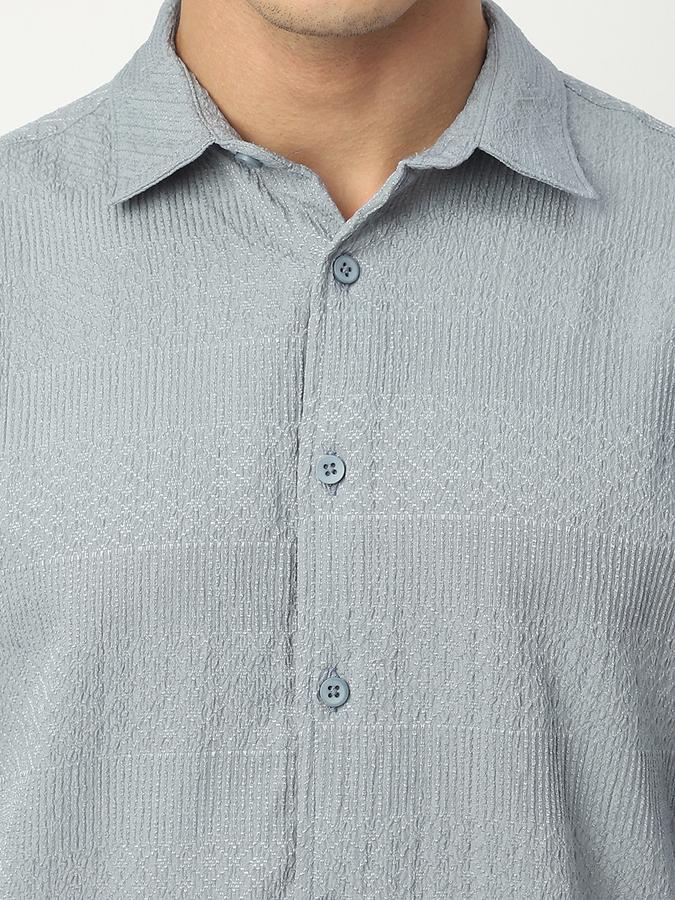 Men Solid Casual Shirt image number 3