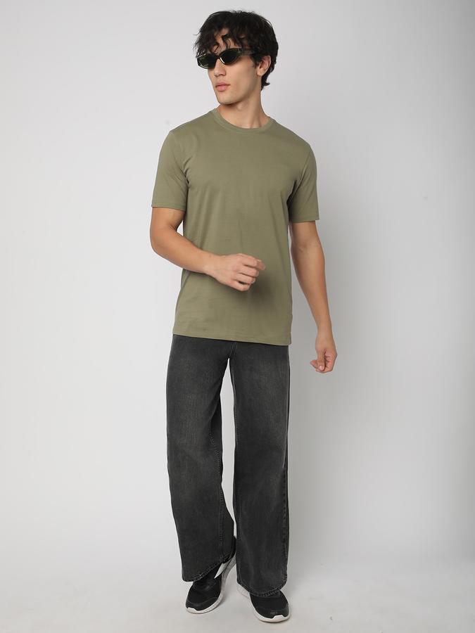 Solid Men Round Neck T-Shirt image number 1