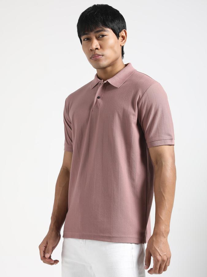 Men Textured Cut Away Collar T-shirts image number 2