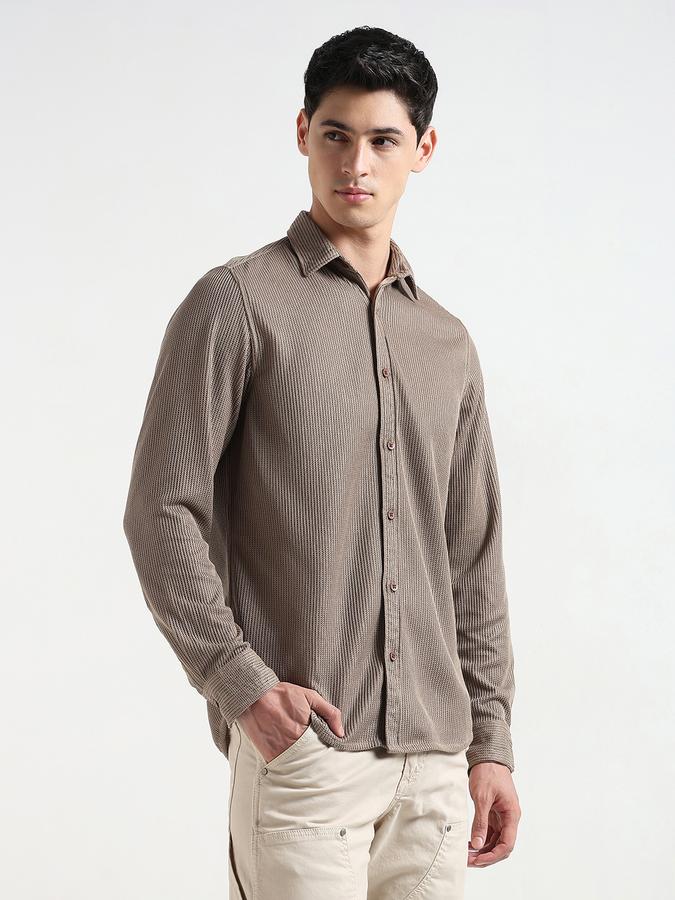 Men Textured Regular Fit Shirt image number 3