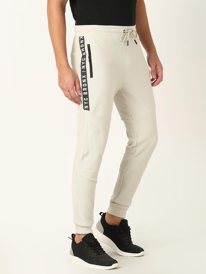 Men Straight Fit Flat-Front Trousers image number 2