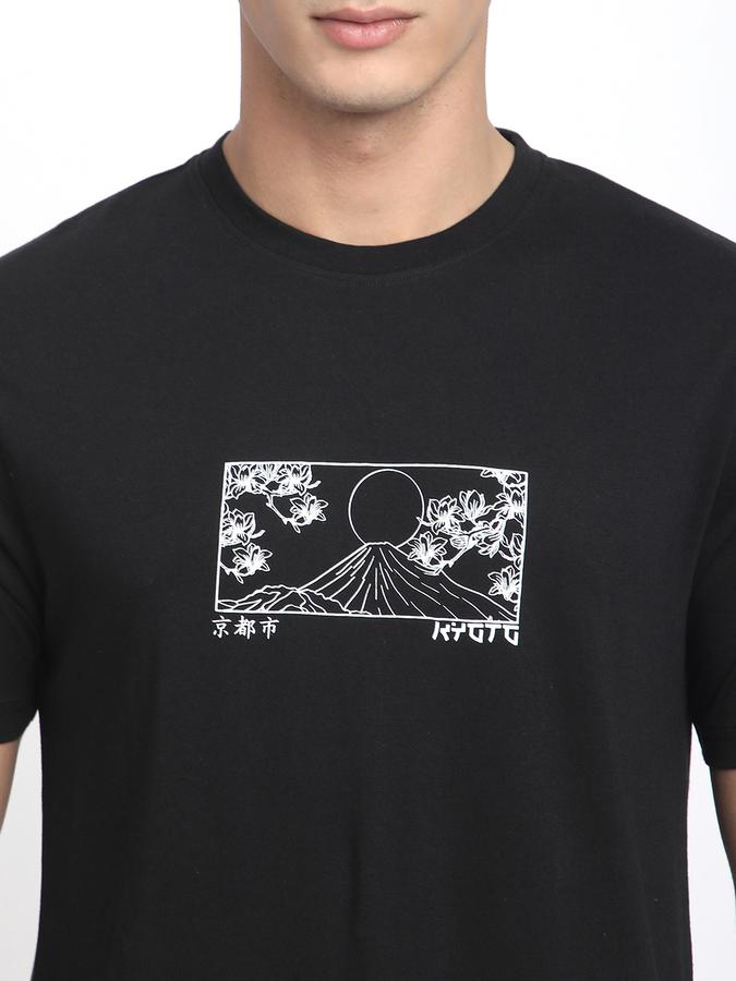 Printed Men Round Neck T-Shirt image number 3