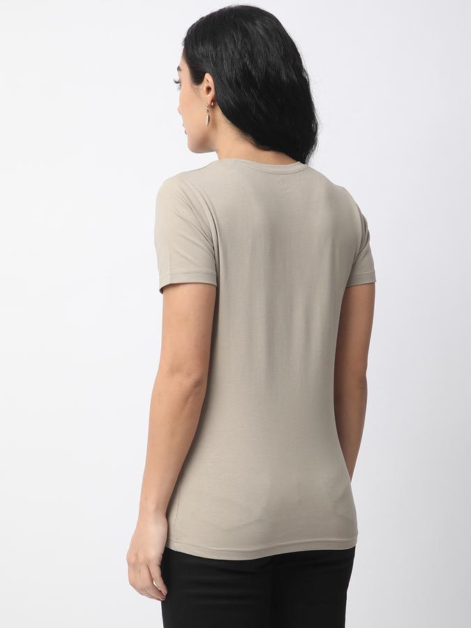 R&B Solid Women V Neck T-Shirt image number 2