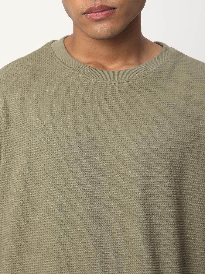 Full Sleeve Solid Men Sweatshirt image number 3