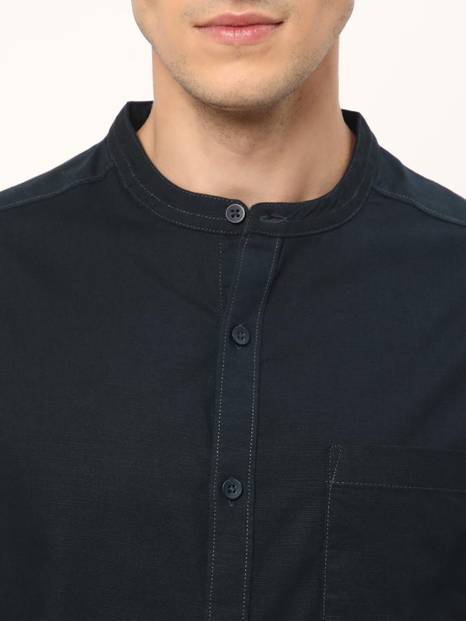 Men Regular Fit Shirt with Band Collar image number 3