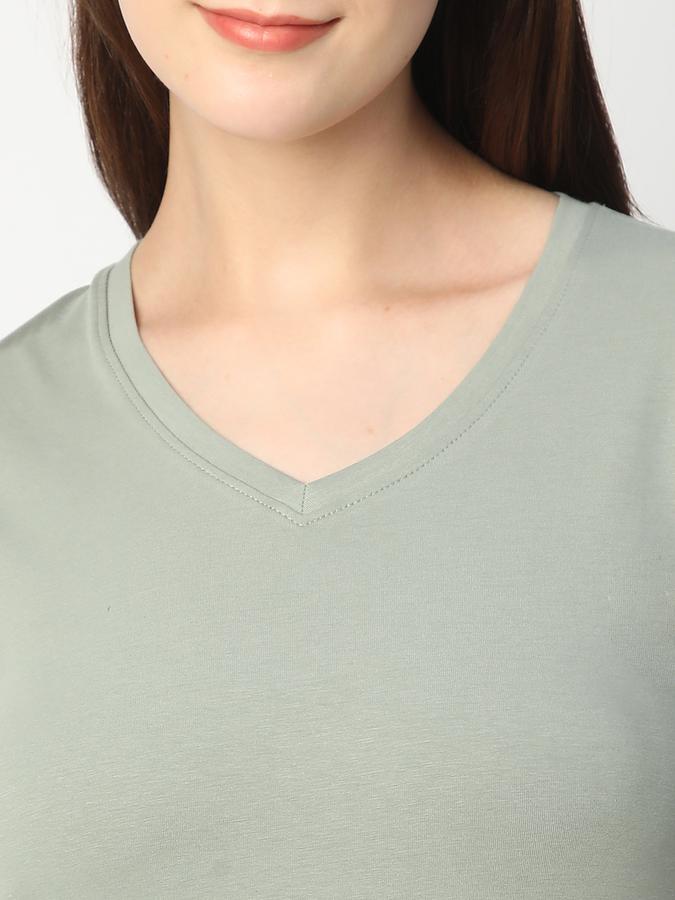 Solid Women V Neck T-Shirt image number 3