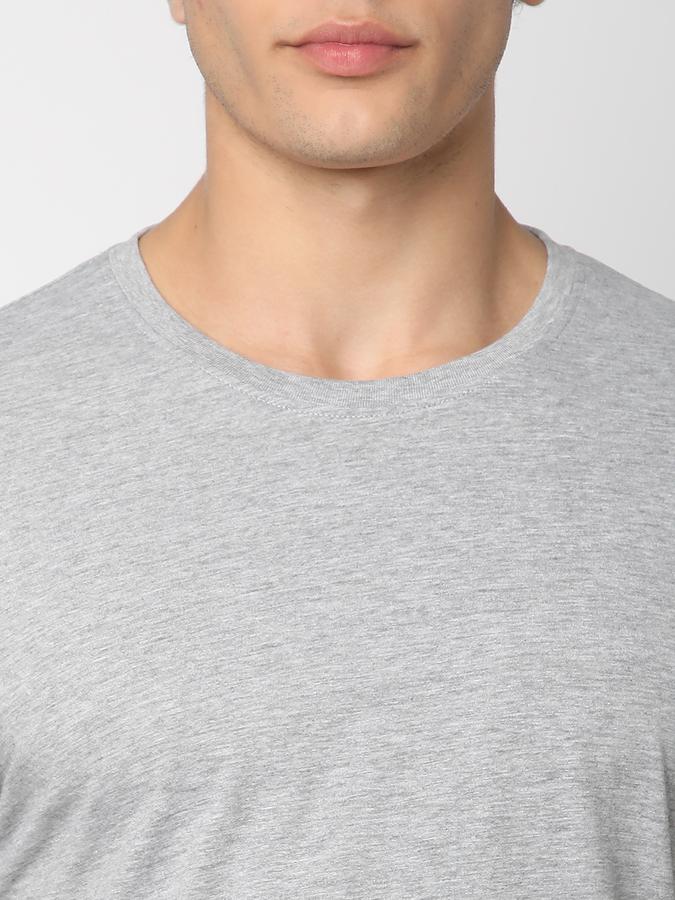 Solid Men Round Neck T-Shirt image number 3